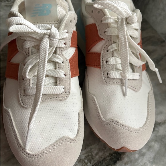 New Balance White and Rust Sneakers - Picture 2 of 3